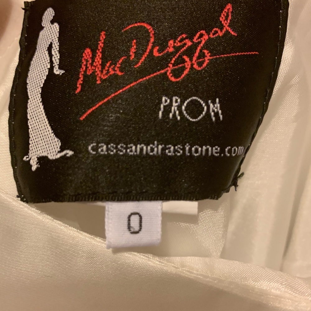 Prom/Formal dress - Picture 6 of 6